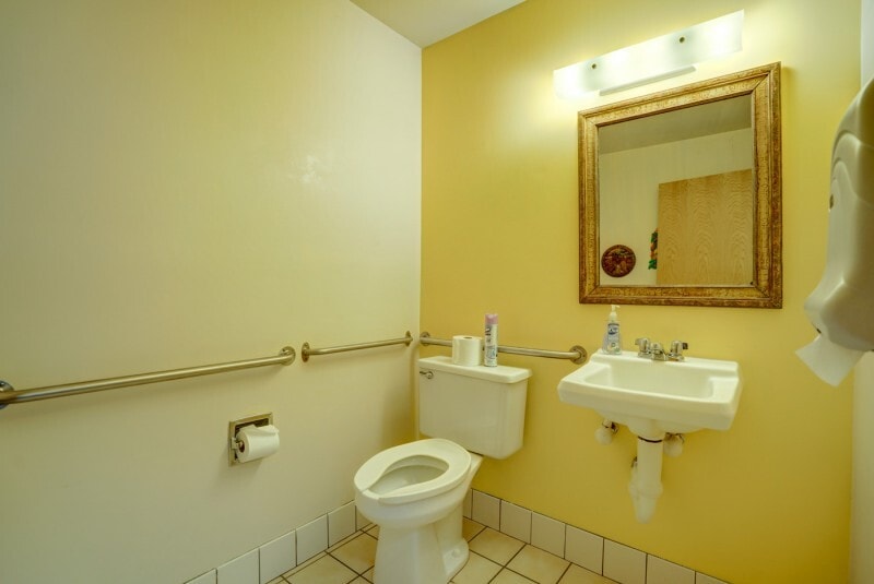 More Photos Of 1920 Monroe St, Madison Medical For Lease