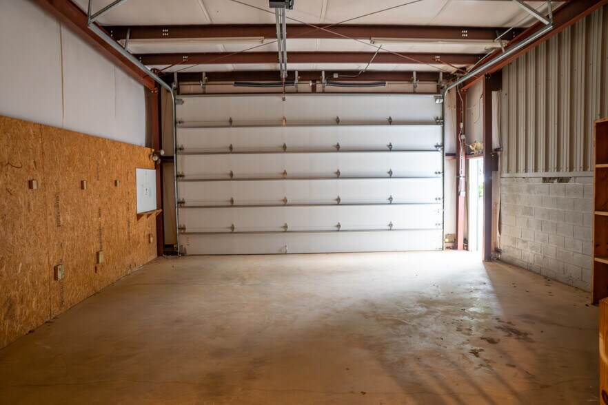 More Photos Of 105 Old Epps Bridge Rd, Athens Office For Lease