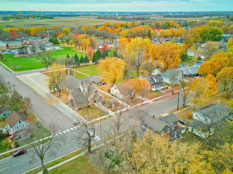 More Photos Of 410 1st St N, Winsted Office For Sale