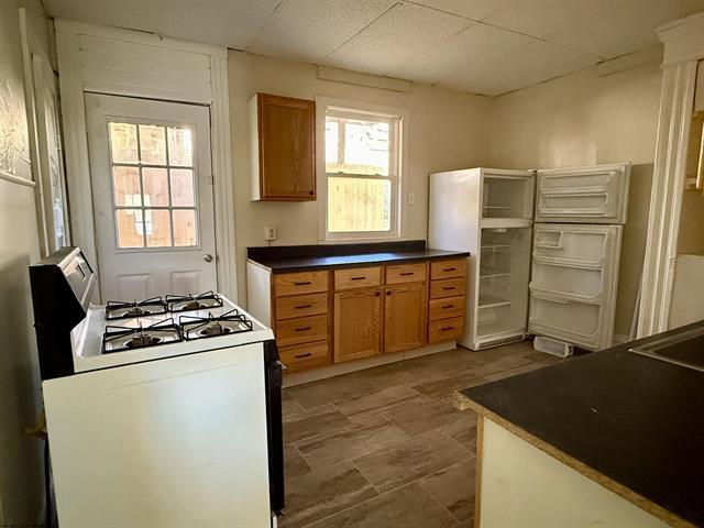 More Photos Of 1005 Locust Ave, Fairmont Specialty For Sale