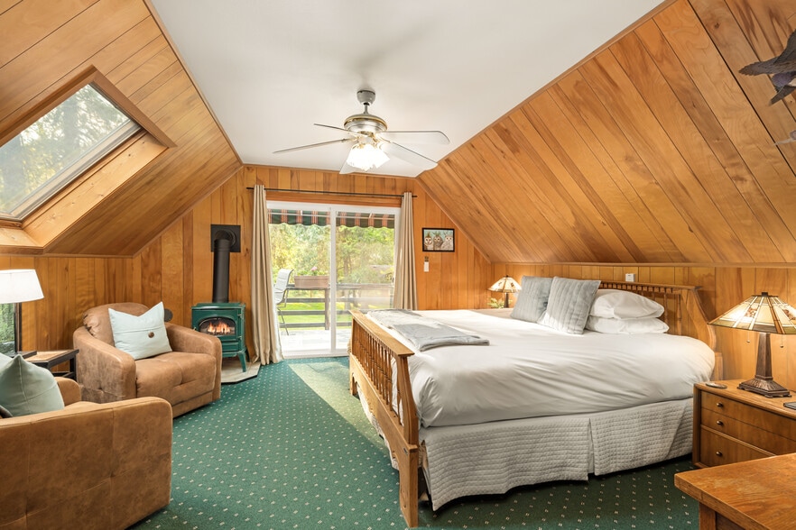 More Photos Of 49198 McKenzie Hwy, Vida Hospitality For Sale