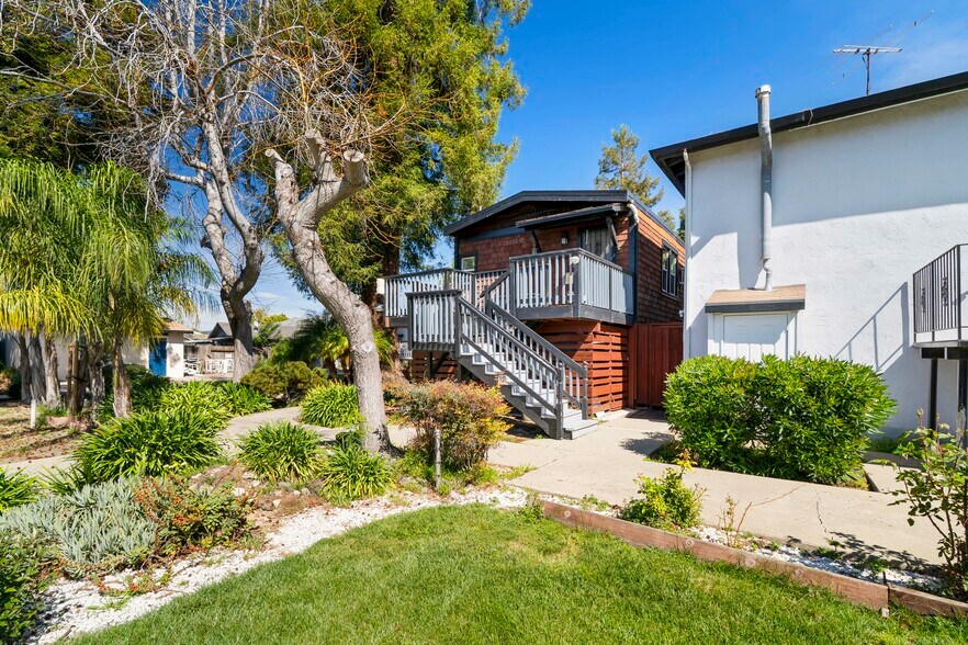 More Photos Of 22427 Montgomery St, Hayward Congregate Senior Housing For Sale