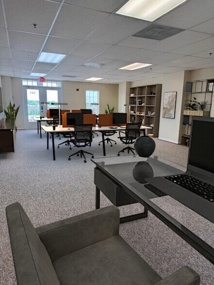 More Photos Of 13885 Hedgewood Dr, Woodbridge Office Residential For Sale