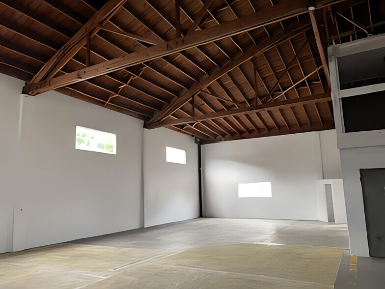More Photos Of 3150 NW 31st Ave, Portland Warehouse For Lease
