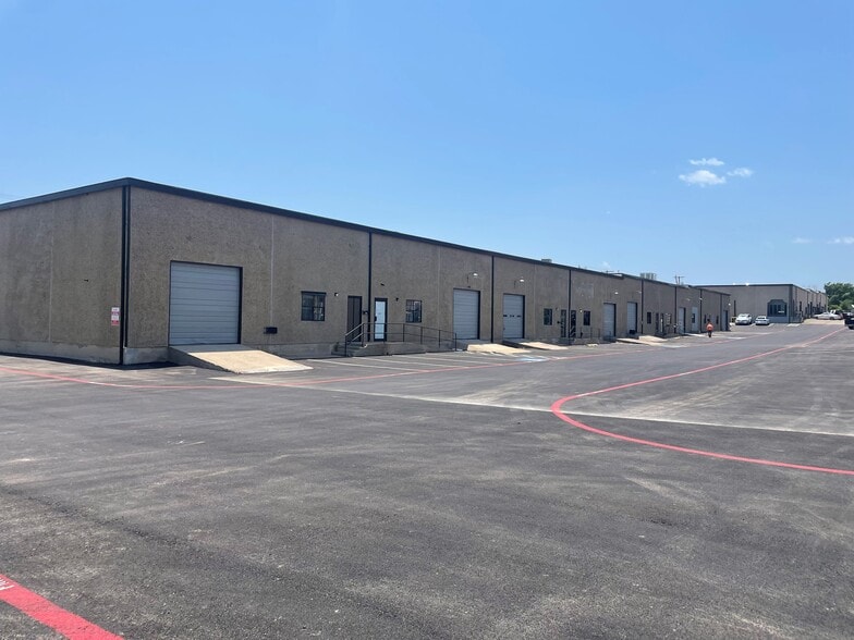 Primary Photo Of 3417 Raider Dr, Hurst Industrial For Lease