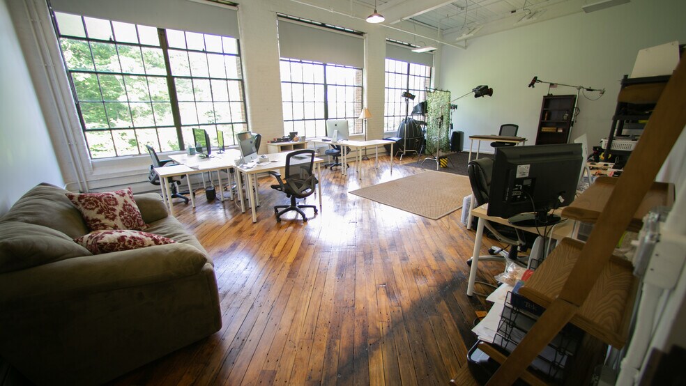 More Photos Of 642 Hilliard St, Manchester Unknown For Lease