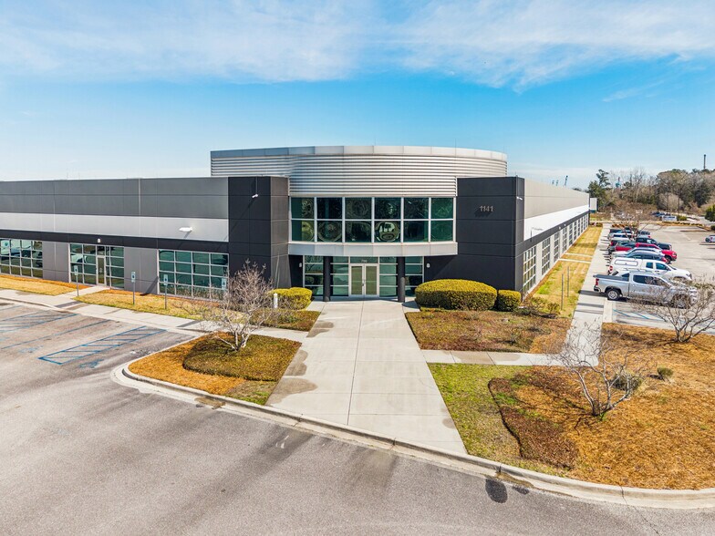 More Photos Of 1101 Remount Rd, North Charleston Showroom For Lease