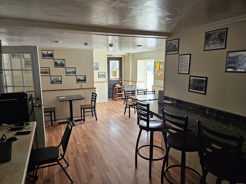 Primary Photo Of 25 Main St, Plymouth General Retail For Lease