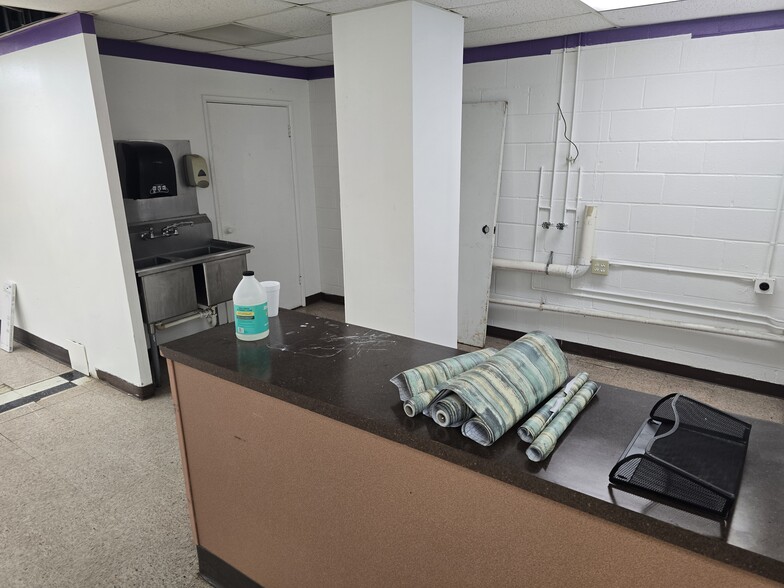 More Photos Of 91-195 Concord Plz, Saint Louis General Retail For Lease