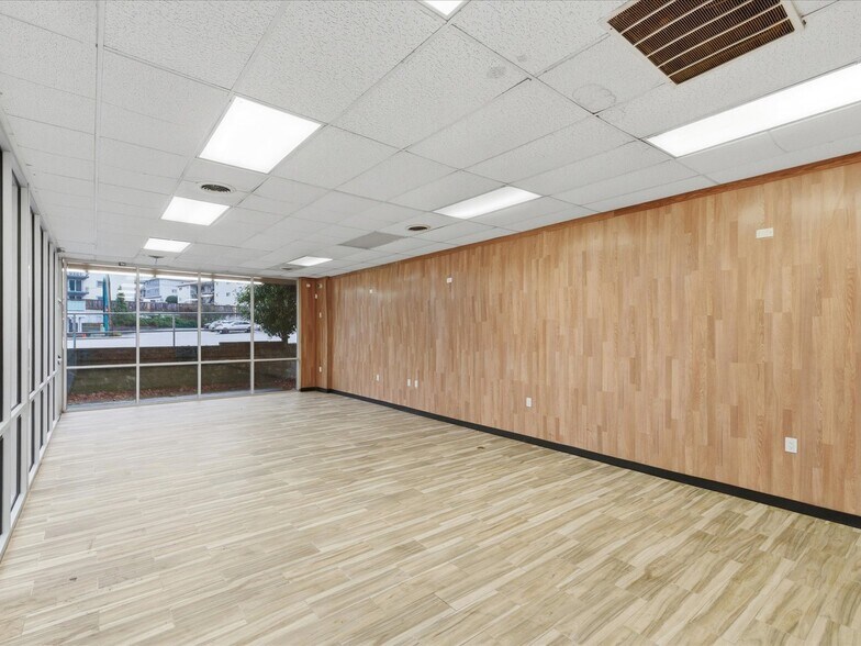 More Photos Of 5802 Evergreen Way, Everett Storefront Retail Office For Sale