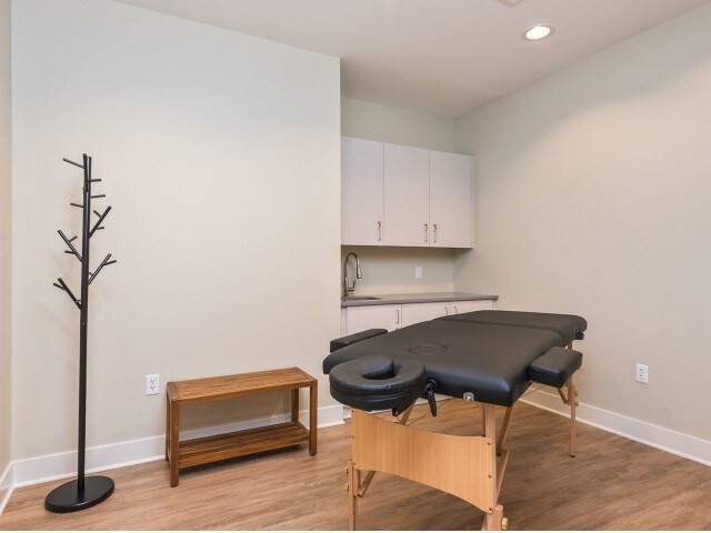 More Photos Of 8045 Metcalf Ave, Overland Park Apartments For Lease