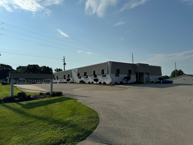 More Photos Of 2750 N Burkhardt Rd, Evansville Office For Lease