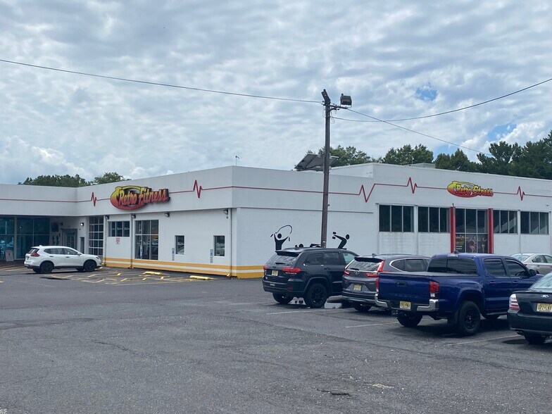 More Photos Of 860 US Highway 206, Bordentown Health Club For Lease