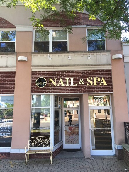 More Photos Of 991-993 Farmington Ave, West Hartford Storefront Retail Office For Lease