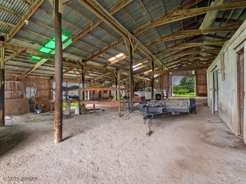 More Photos Of 1247 Illinois Dr, Knoxville Sports And Entertainment For Sale