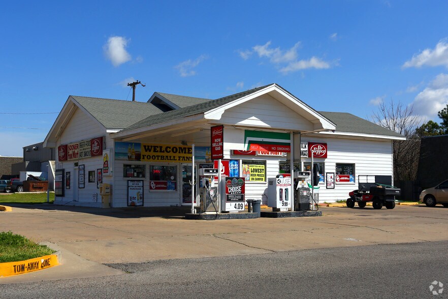 Primary Photo Of 504 Stinson St, Norman Convenience Store For Sale