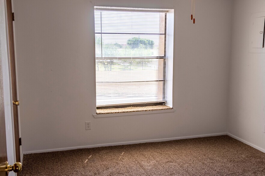 More Photos Of 1102 Sherman Ave, Levelland Apartments For Sale