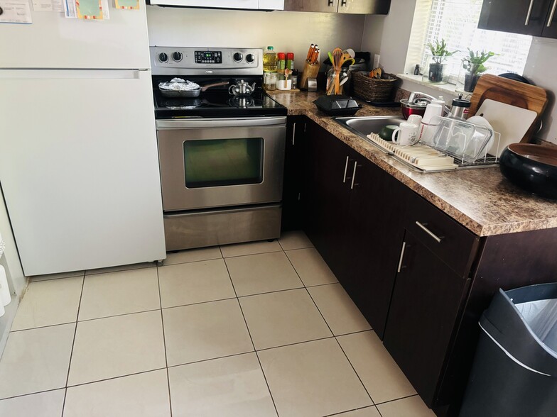 More Photos Of 355 NW 32nd St, Oakland Park Apartments For Sale