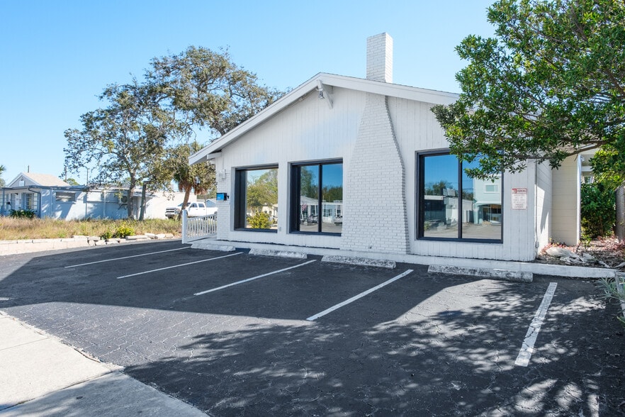 More Photos Of 3848 Central Ave, Saint Petersburg Office For Lease