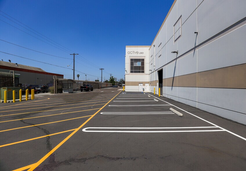 More Photos Of 1807 E 48th Pl, Los Angeles Warehouse For Lease