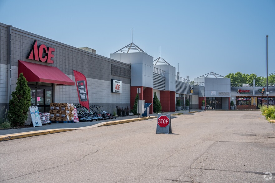 More Photos Of 1355-1399 S Frontage Rd, Hastings Unknown For Lease