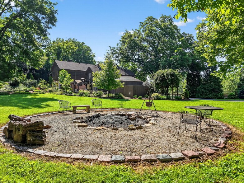 More Photos Of 5549 Main St, Augusta Hospitality For Sale