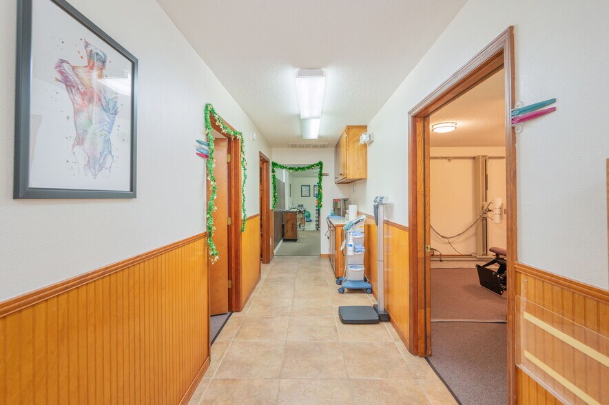 More Photos Of 1078 S Ferdon Blvd, Crestview Medical For Sale