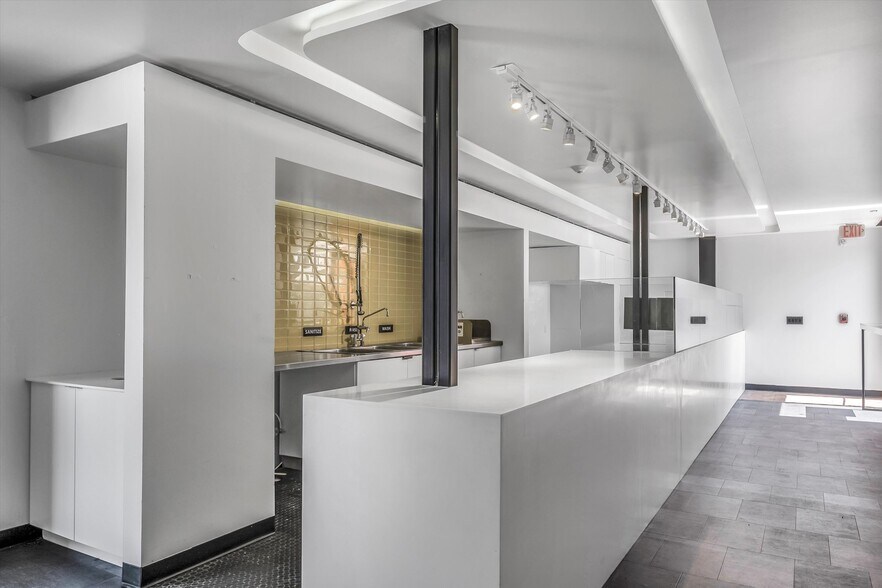 More Photos Of 30 NE 2nd St, Oklahoma City Storefront Retail Office For Lease