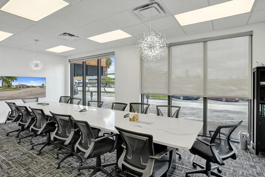 More Photos Of 2780 E Oakland Park Blvd, Fort Lauderdale Office For Sale