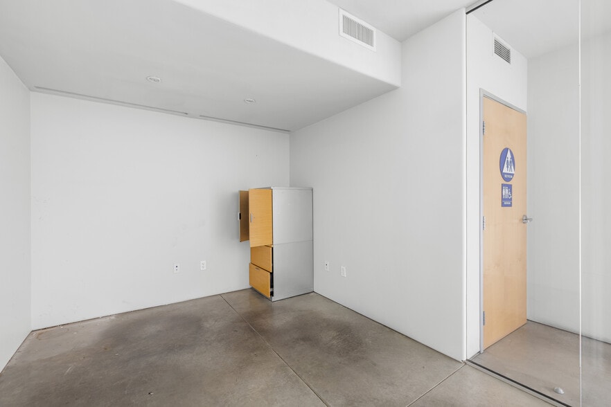 More Photos Of 2880-2880 1/2 W Valley Blvd, Alhambra Office Residential For Sale