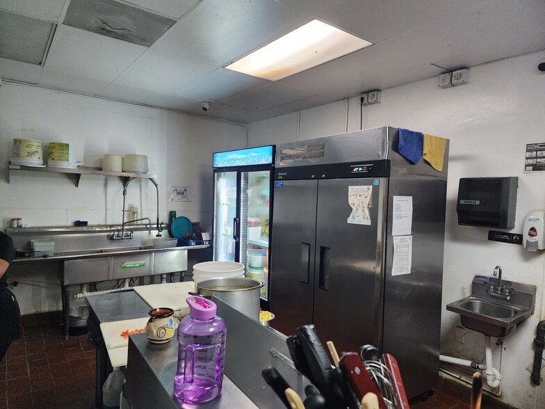 More Photos Of 3215 Davie Blvd, Fort Lauderdale Restaurant For Sale