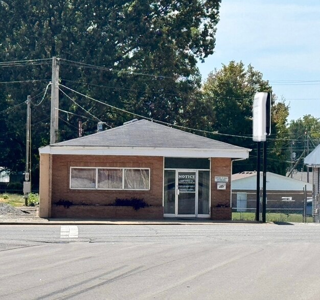 Primary Photo Of 207 E Gaines St, Lawrenceburg General Retail For Sale
