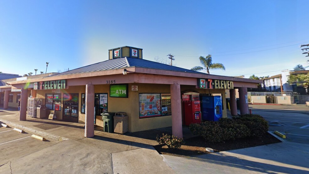 More Photos Of 3175-3185 Midway Dr, San Diego Storefront For Lease
