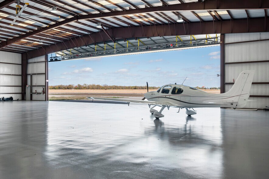 More Photos Of 1438 Airport Blvd, Mesquite Specialty For Sale