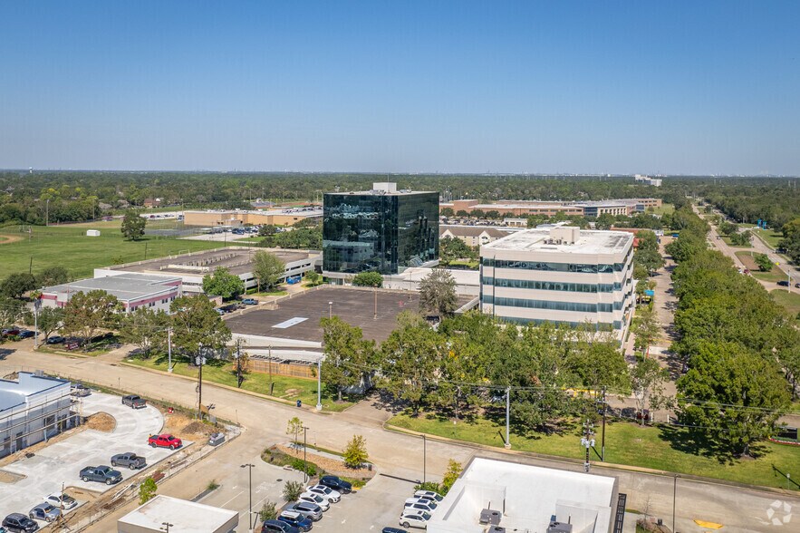 More Photos Of 2525 Bay Area Blvd, Houston Unknown For Lease