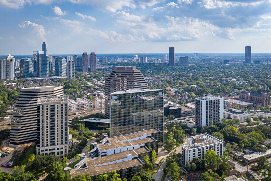 More Photos Of 2 RIVERWAY, Houston Office For Lease