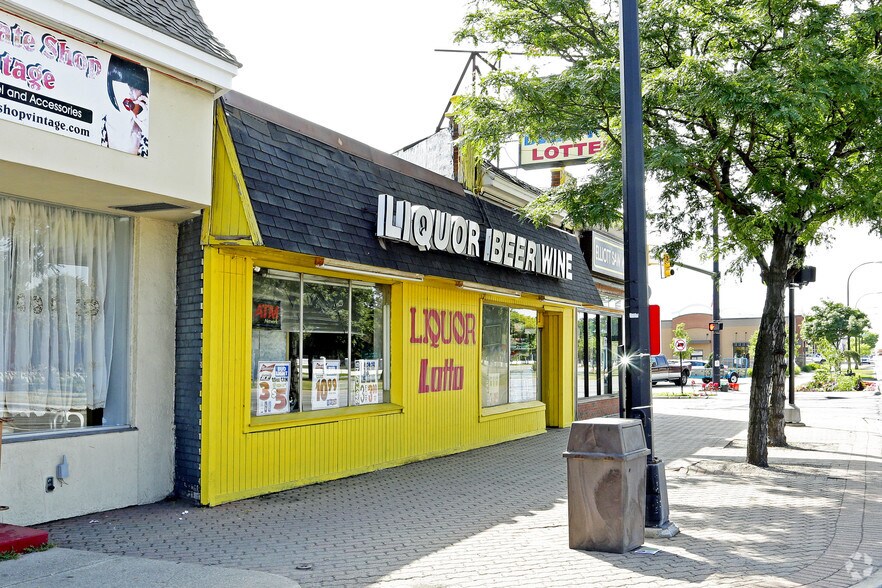 More Photos Of 22008 Woodward Ave, Ferndale Storefront For Lease