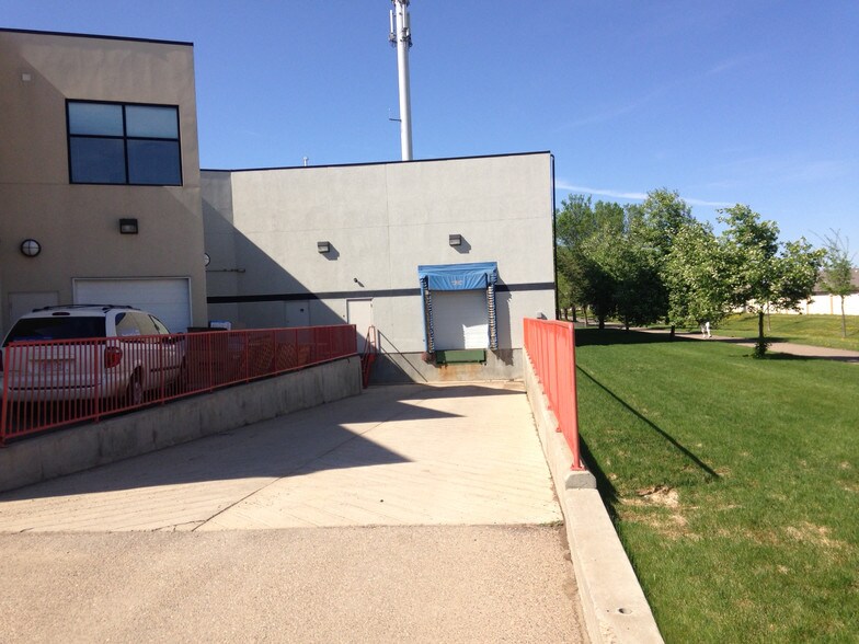 More Photos Of 46 Carry Dr SE, Medicine Hat Storefront For Lease