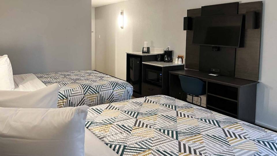 More Photos Of 3400 South St, Nacogdoches Hotel For Sale