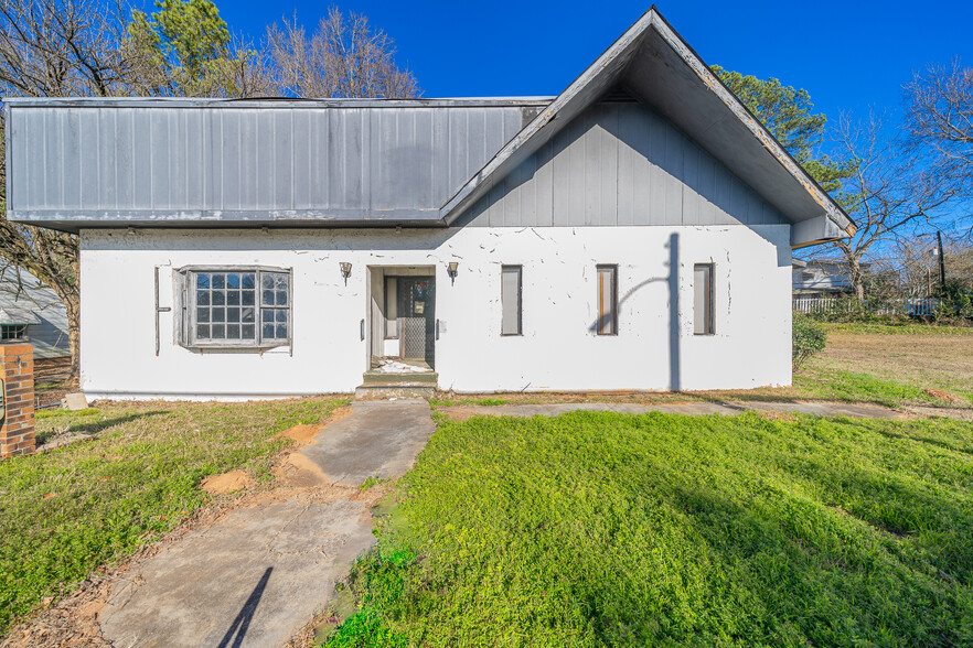 Primary Photo Of 516 Salisbury St, Wadesboro Freestanding For Sale