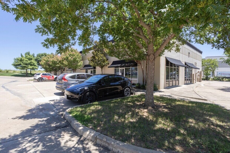 More Photos Of 99 Regency Pky, Mansfield Office For Lease
