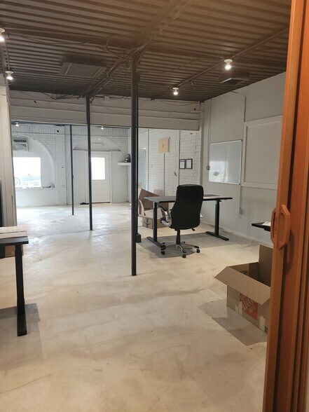 More Photos Of 4615 Sherman St, Houston Freestanding For Lease