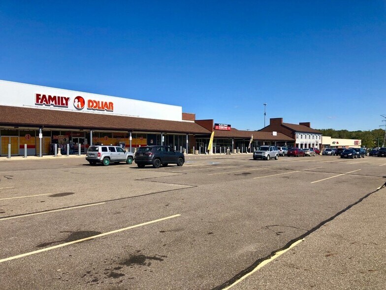 More Photos Of 3047 Cleveland Ave SW, Canton Unknown For Lease