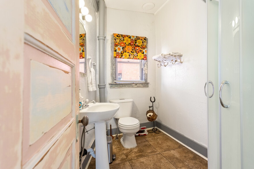 More Photos Of 41 N Main St, Bisbee Storefront Retail Residential For Sale