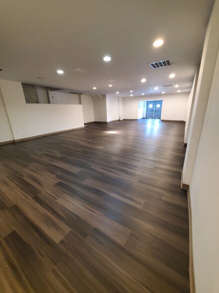 More Photos Of 4926 Marlboro Pike, Capitol Heights General Retail For Lease