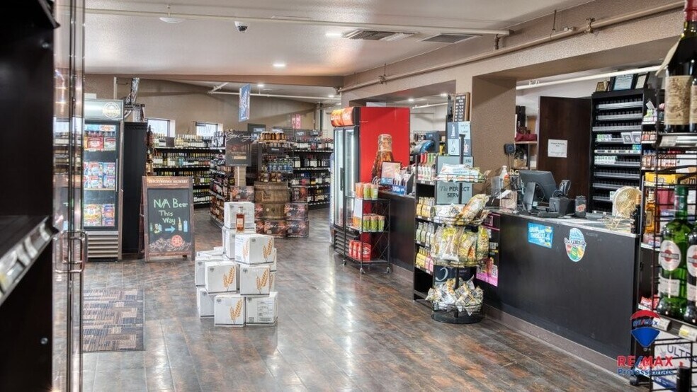 More Photos Of 5201 S Douglas Hwy, Gillette Bar For Sale