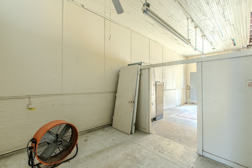 More Photos Of 221 S Main St, McGregor Storefront Retail Office For Sale
