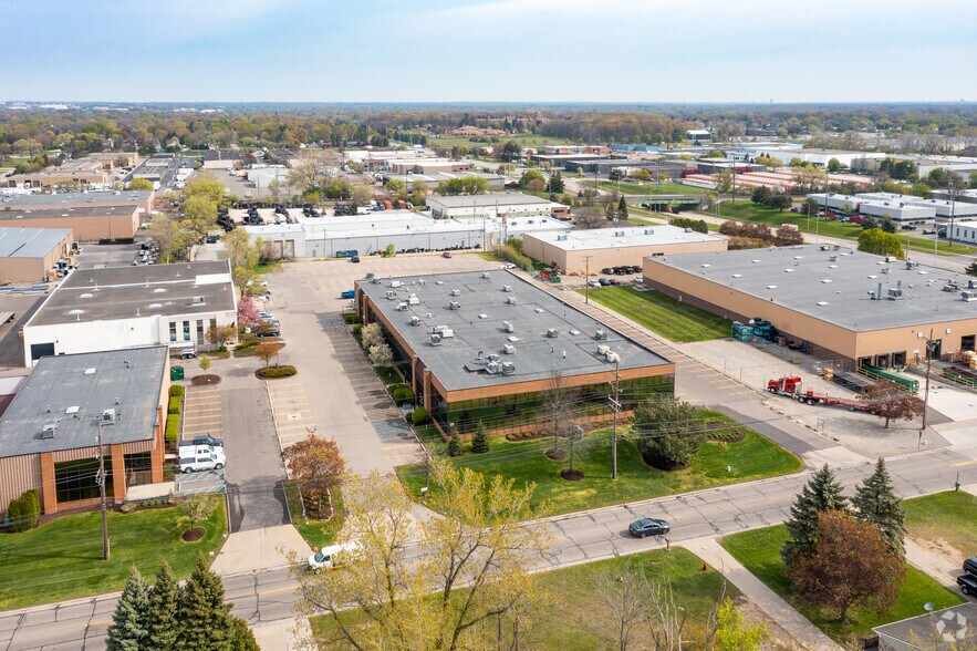 More Photos Of 37564-37584 Amrhein Rd, Livonia Flex For Sale