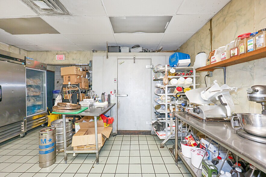 More Photos Of 128 Maple St, Manchester Restaurant For Sale