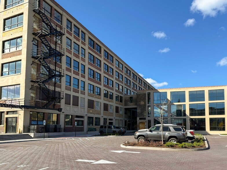 More Photos Of 1001 N North Branch St, Chicago Flex For Lease